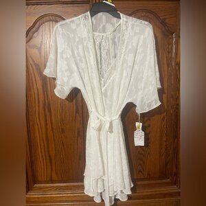 In Bloom White Lace Robe and lingerie wedding honeymoon bridal XL